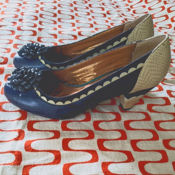 Poetic License Shoes - Vintage look pumps / Poetic license